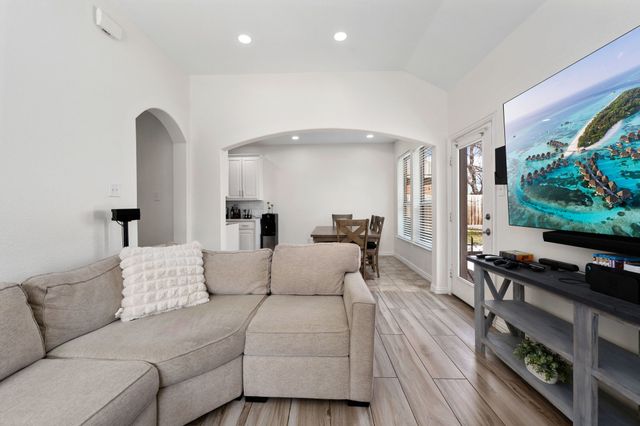 210 Maltby Road, Irving, TX 75061