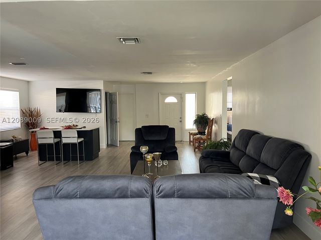 3771 NE 16th Ave, Pompano Beach, FL 33064
