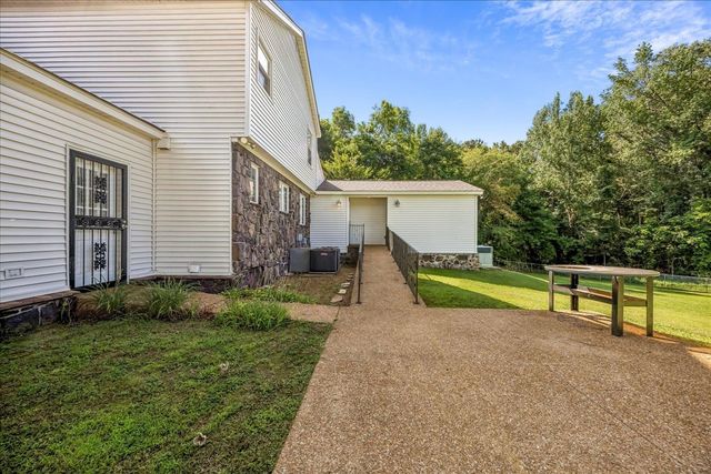145 WOODBRIDGE CV, Somerville, TN 38068