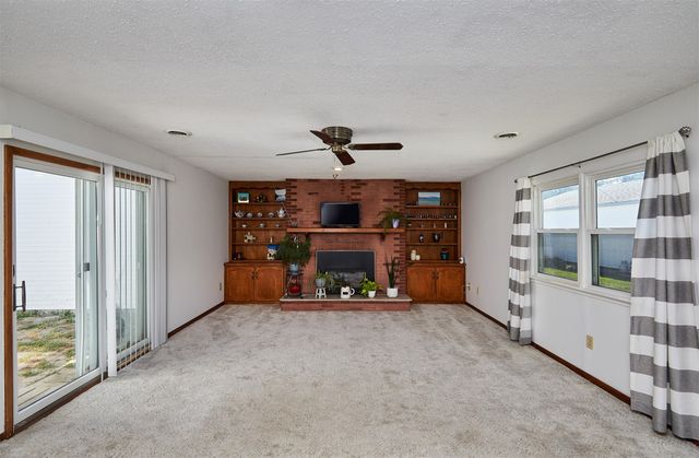 2009 Locust Street, Granger, IA 50109