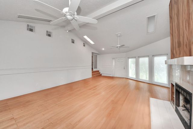 41 Lakeview, New Waverly, TX 77358