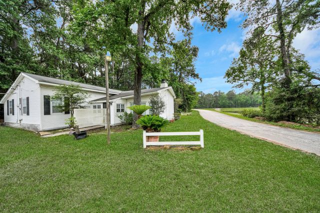 41 Lakeview, New Waverly, TX 77358