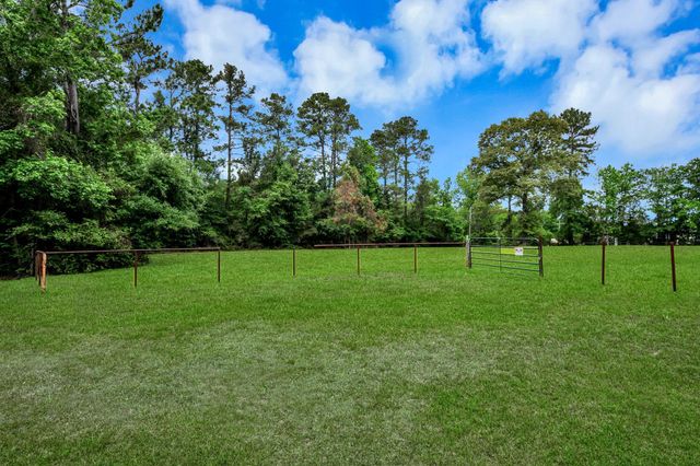 41 Lakeview, New Waverly, TX 77358