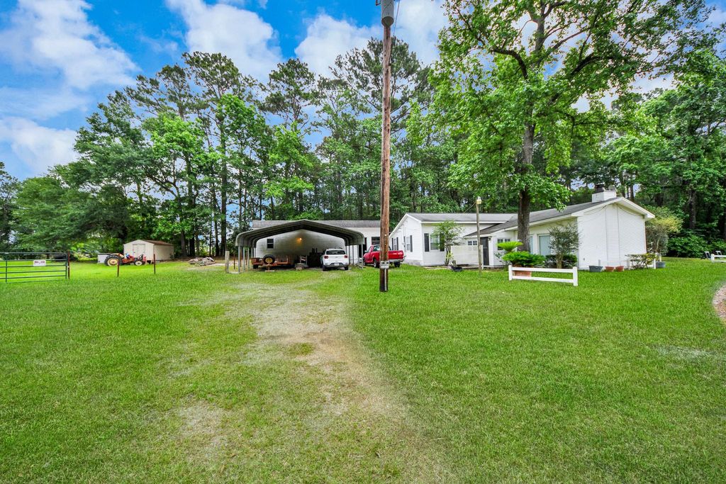 41 Lakeview, New Waverly, TX 77358