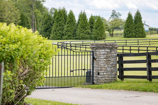 4845 Bryan Station Road, Lexington, KY 40516