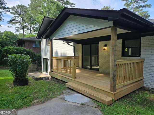 2400 Glenrock Drive, Decatur, GA 30032