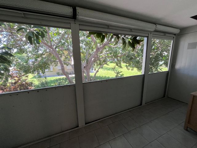 49 Cambridge B, West Palm Beach, FL 33417