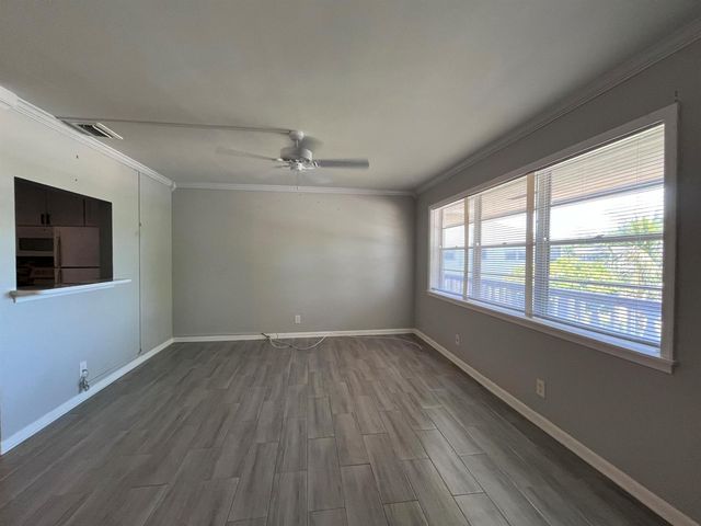 49 Cambridge B, West Palm Beach, FL 33417