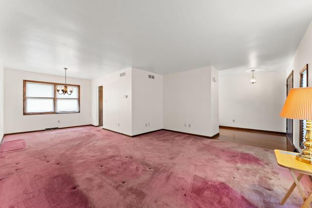 1225 Willow Lane, Schererville, IN 46375