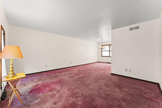 1225 Willow Lane, Schererville, IN 46375