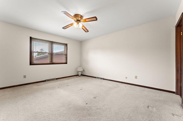 1225 Willow Lane, Schererville, IN 46375