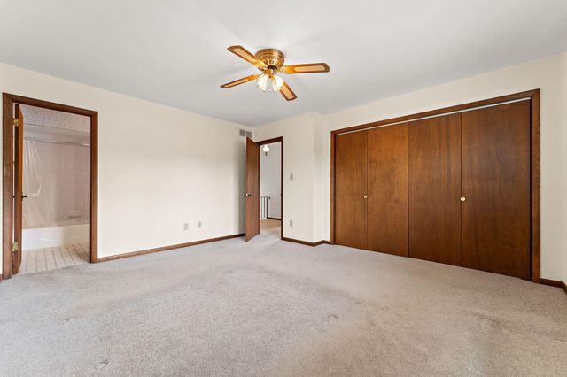 1225 Willow Lane, Schererville, IN 46375