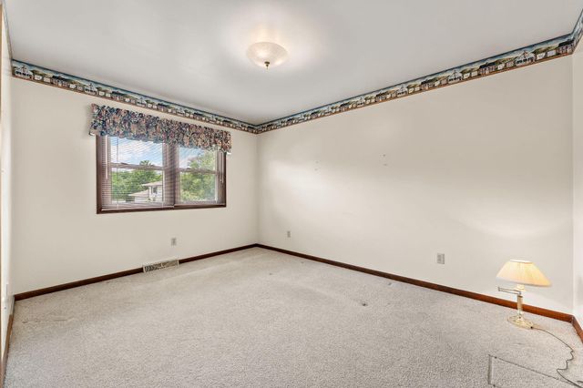 1225 Willow Lane, Schererville, IN 46375