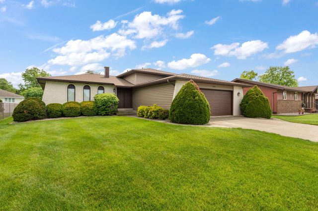 1225 Willow Lane, Schererville, IN 46375