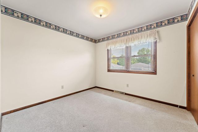 1225 Willow Lane, Schererville, IN 46375