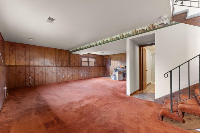 1225 Willow Lane, Schererville, IN 46375