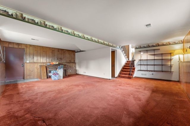 1225 Willow Lane, Schererville, IN 46375