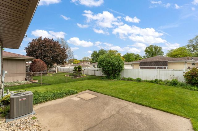 1225 Willow Lane, Schererville, IN 46375