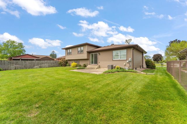 1225 Willow Lane, Schererville, IN 46375