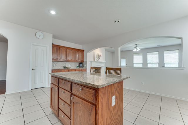 511 Poplar Vista Lane, Arlington, TX 76002