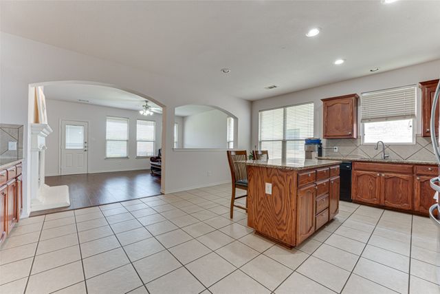 511 Poplar Vista Lane, Arlington, TX 76002