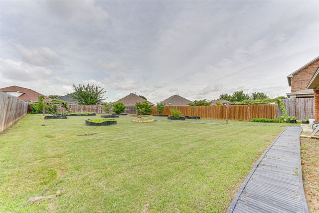 511 Poplar Vista Lane, Arlington, TX 76002