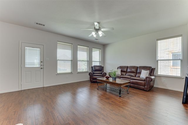 511 Poplar Vista Lane, Arlington, TX 76002