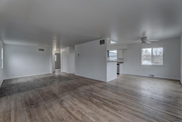 228 E OAKLAND, Rapid City, SD 57701