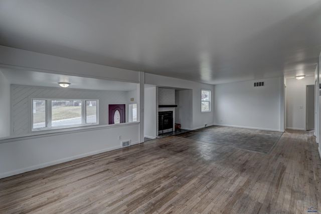 228 E OAKLAND, Rapid City, SD 57701