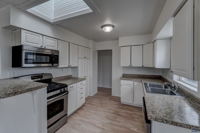 228 E OAKLAND, Rapid City, SD 57701