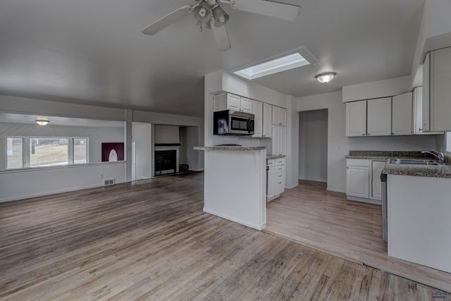 228 E OAKLAND, Rapid City, SD 57701