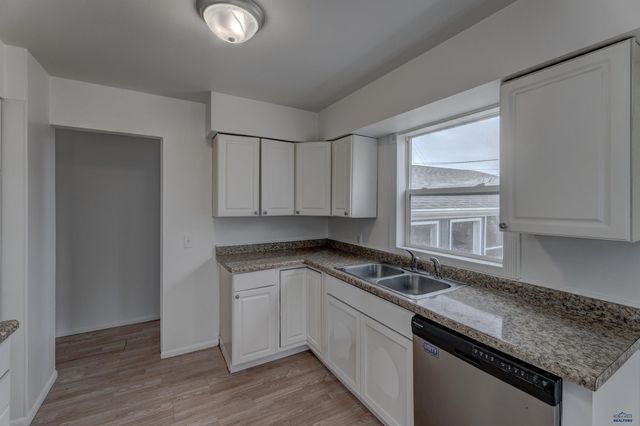 228 E OAKLAND, Rapid City, SD 57701