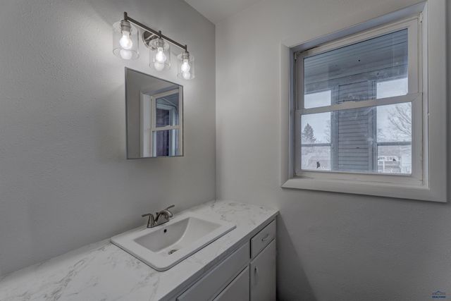 228 E OAKLAND, Rapid City, SD 57701