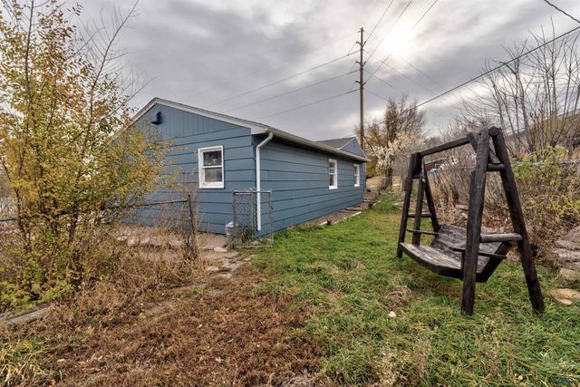 228 E OAKLAND, Rapid City, SD 57701