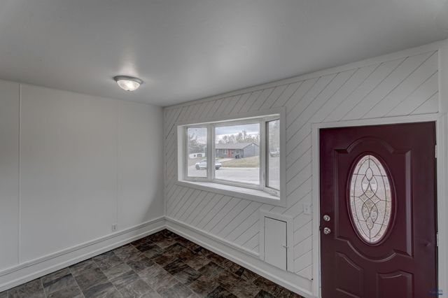 228 E OAKLAND, Rapid City, SD 57701