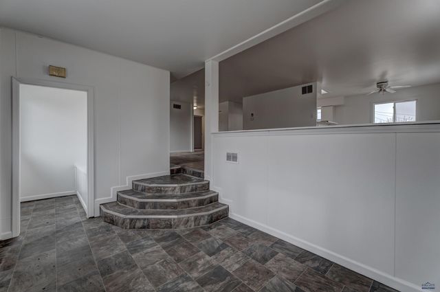 228 E OAKLAND, Rapid City, SD 57701