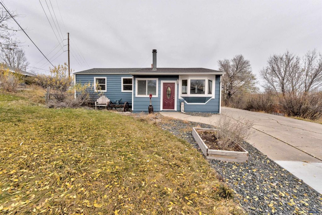 228 E OAKLAND, Rapid City, SD 57701