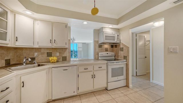101 S GULFSTREAM AVENUE 5J, Sarasota, FL 34236