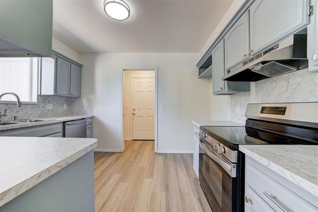 8816 Aaron Drive, Oklahoma City, OK 73132
