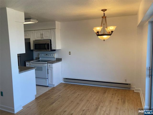233 12th Street 5E, Palisades Park, NJ 07650