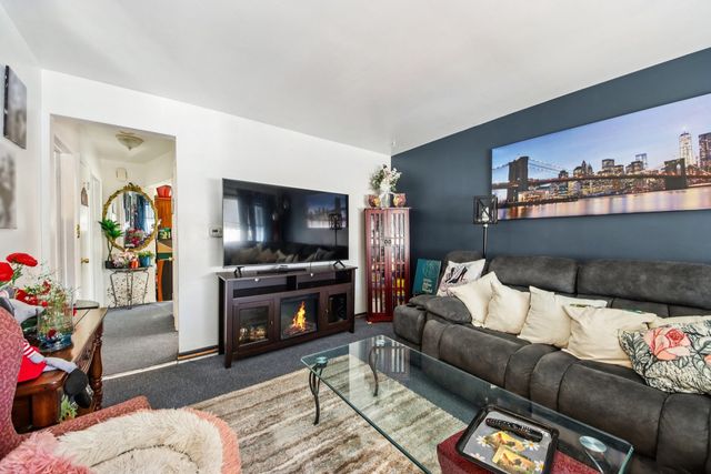 2165 N Moody Avenue, Chicago, IL 60639