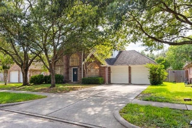 315 Vantage Pointe Circle, League City, TX 77573