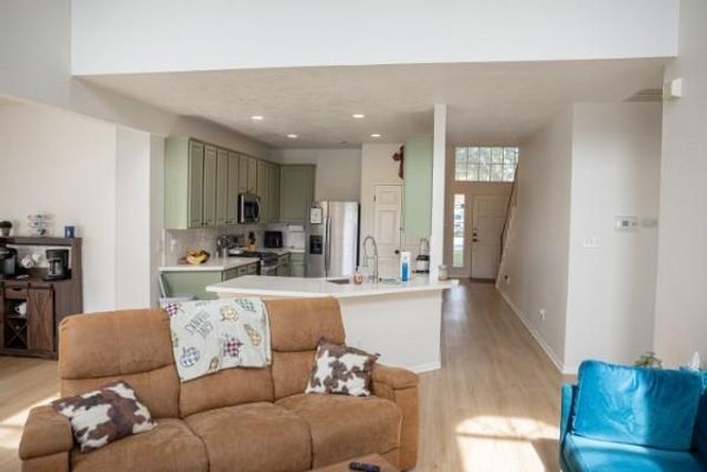 315 Vantage Pointe Circle, League City, TX 77573