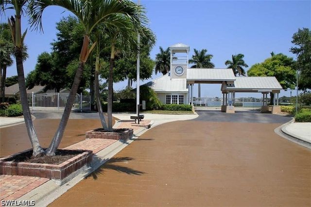 2653 Sailors WAY, Naples, FL 34109