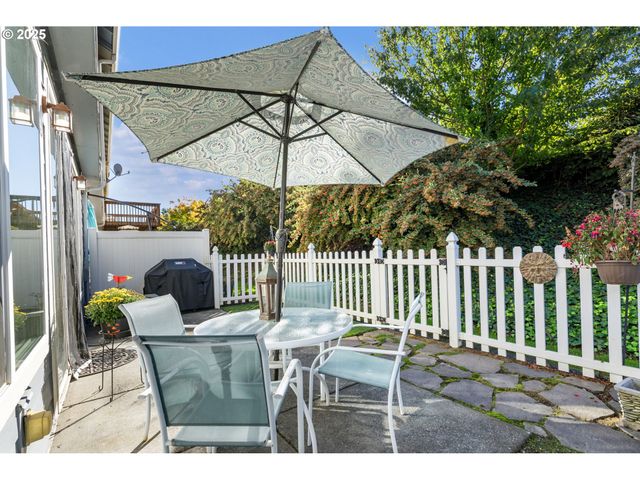 21780 Ne LARKSPUR Ln, Fairview, OR 97024