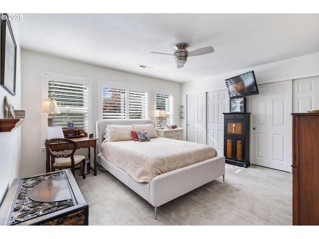 21780 Ne LARKSPUR Ln, Fairview, OR 97024