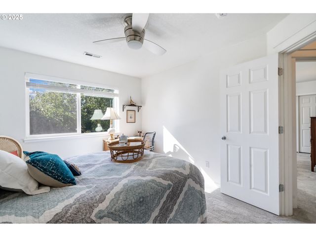 21780 Ne LARKSPUR Ln, Fairview, OR 97024