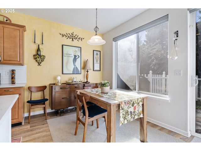 21780 Ne LARKSPUR Ln, Fairview, OR 97024