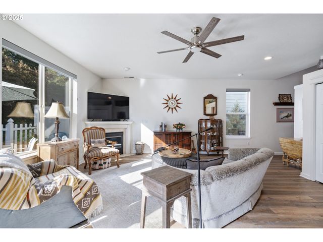 21780 Ne LARKSPUR Ln, Fairview, OR 97024