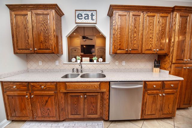 1048 Corie Crest Drive, Boiling Springs, SC 29316